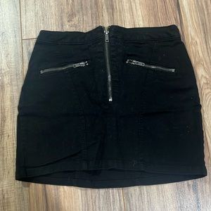 Black mini skirt. Divided by H&M